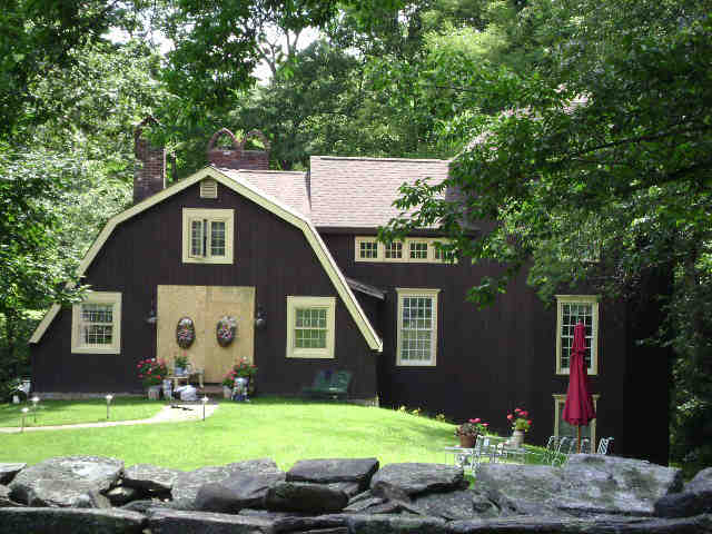 Building photograph for 29 CARMEL HILL RD N